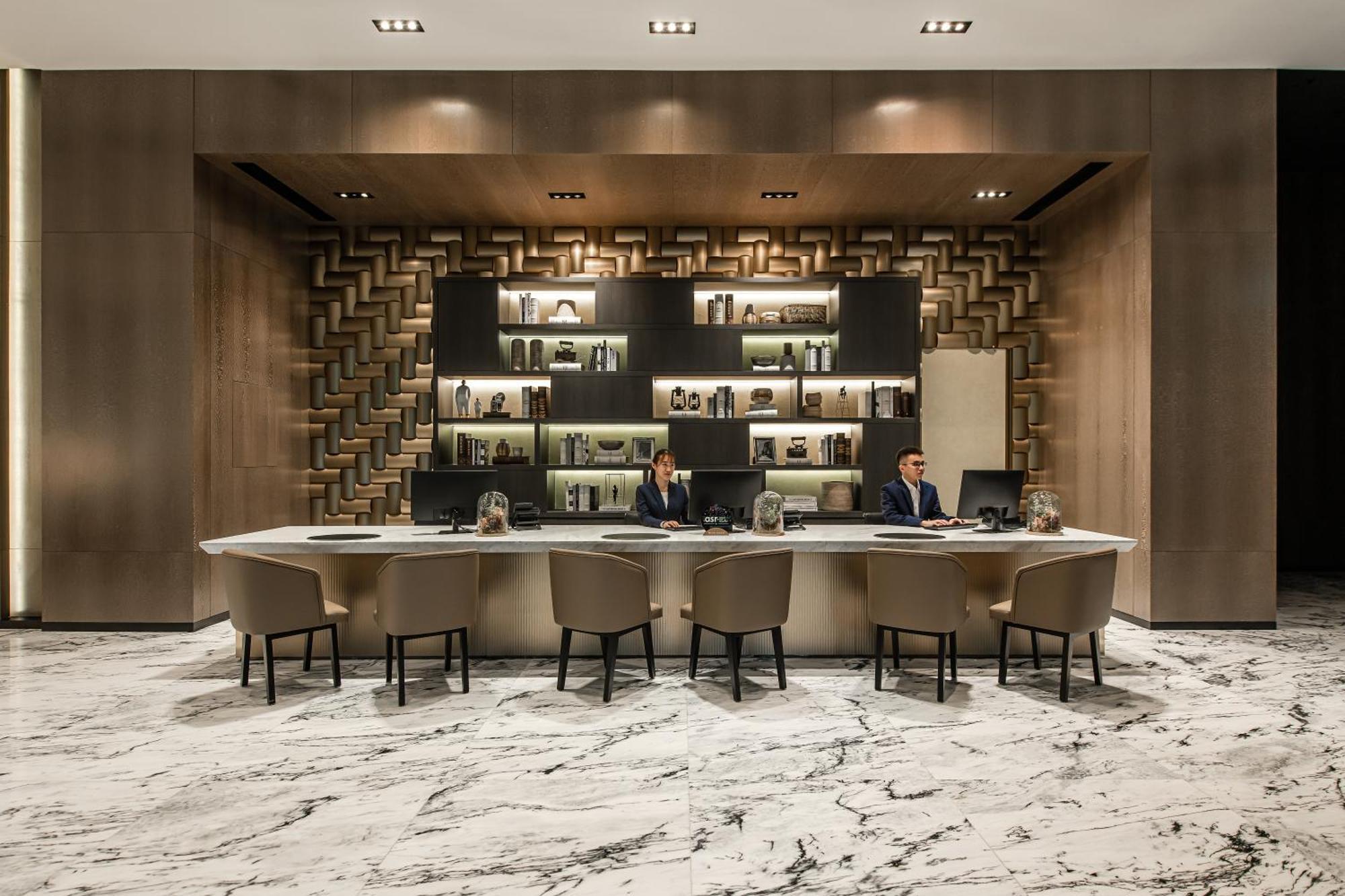 Ascott Star Klcc Kuala Lumpur Hotel ภายนอก รูปภาพ Concierge at The Ritz-Carlton, Hong Kong